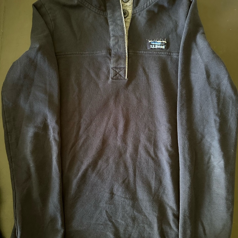 L.L. Bean women’s navy pullover size XS